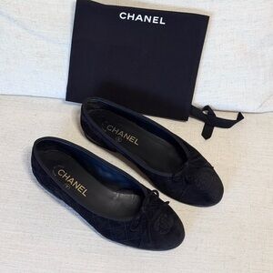Chanel CC Black Suede Quilted Ballet Flats Size 37C